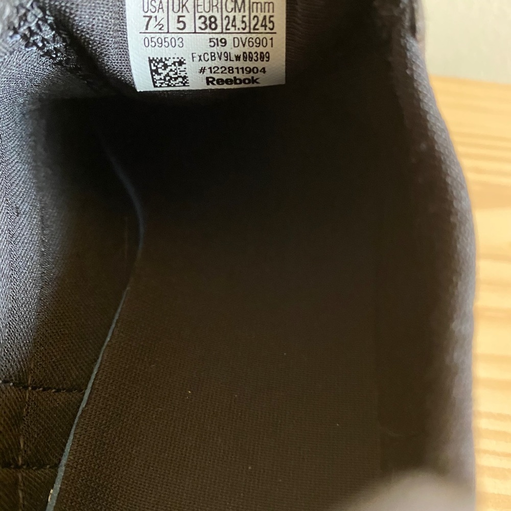 Reebok - Picture 7 of 8
